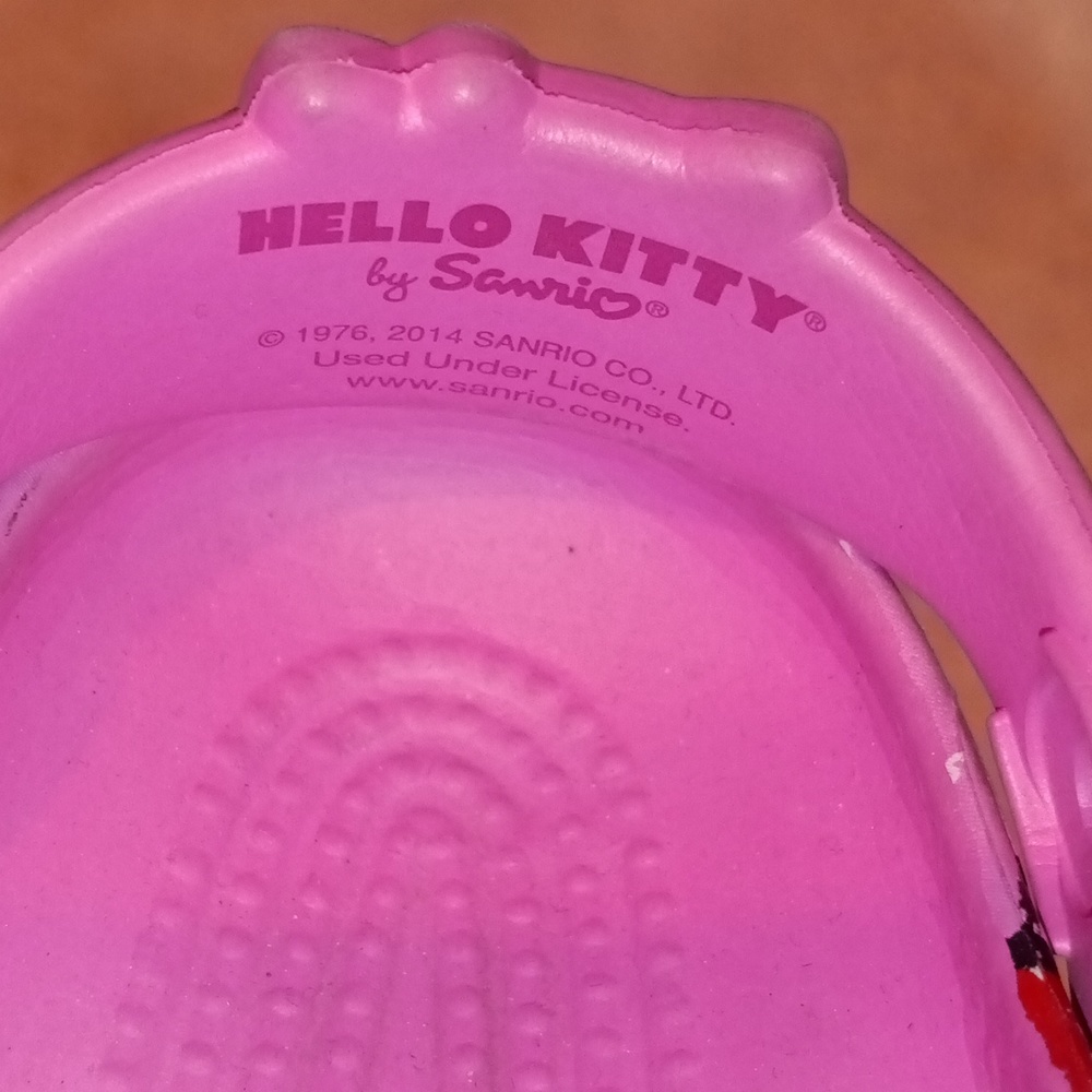 Hello Kitty Crocs - Picture 7 of 8